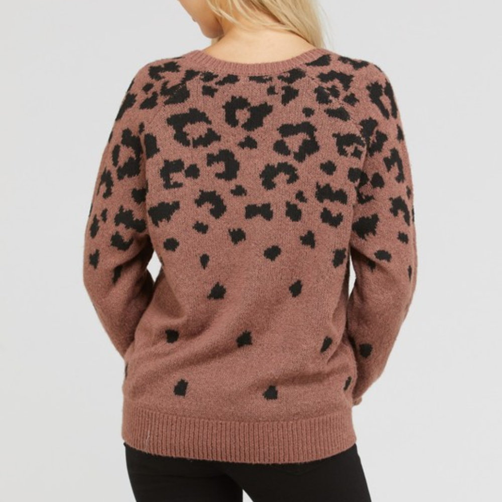 *PRICE FIRM*   V-Neck Leopard Print Sweater - Picture 3 of 3